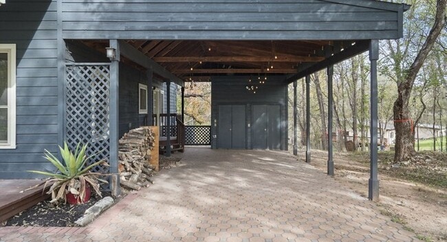 Photo - 13918 Hummingbird Ln