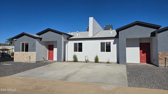 Building Photo - 732 E Carol Ave