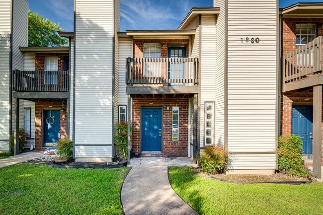1830 River Crossing Cir