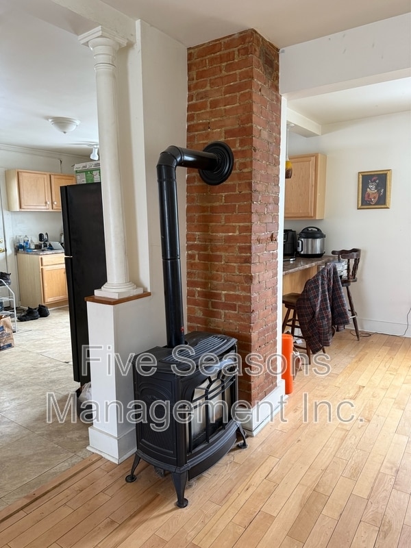 Photo - 384 St Paul St