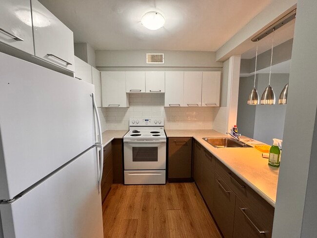 Updated Kitchen - Lakeshore Towers Unit 501
