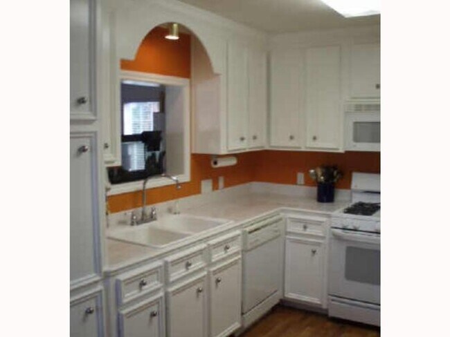 Photo - Campus Pre-lease 2025, August Move-In!