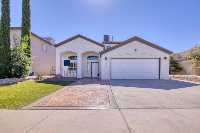 Building Photo - Stunning 4 bedroom, 2.5 bath home in West ...