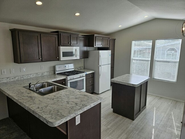 Photo - 415 N Akers St