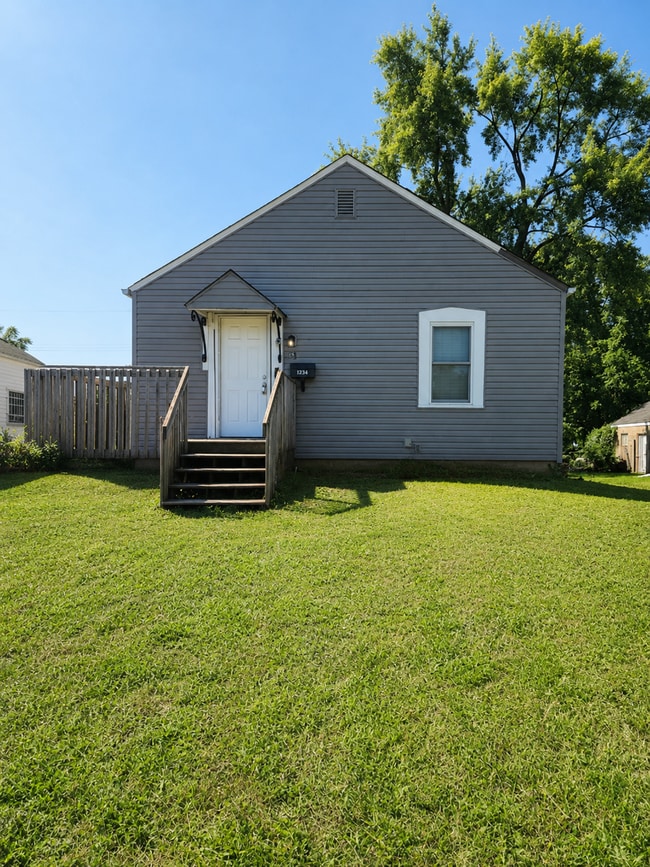 Building Photo - 3091 E 13th Ave