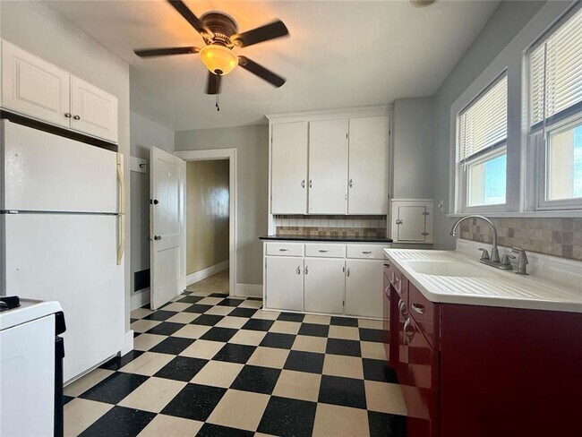 Photo - 1328-30-1330 Patterson Ave Unit 1330 Patterson Avenue