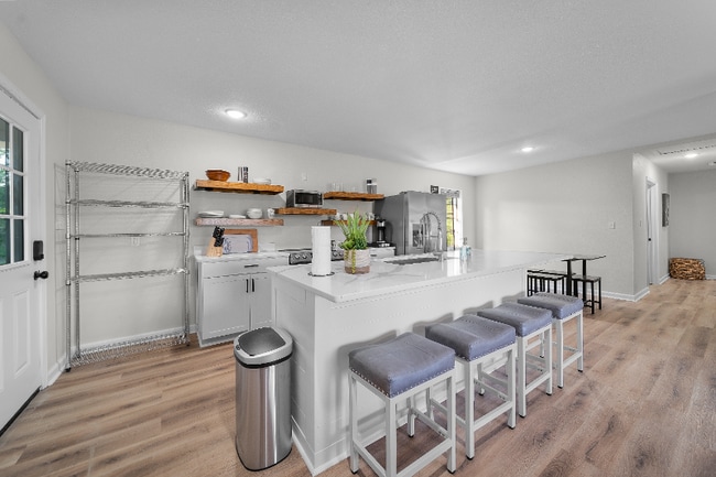 Photo - 1528 E Devine St