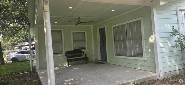 Building Photo - 611 Thrasher Ln Rental