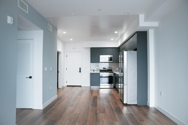 Photo - 8940 Reseda Blvd