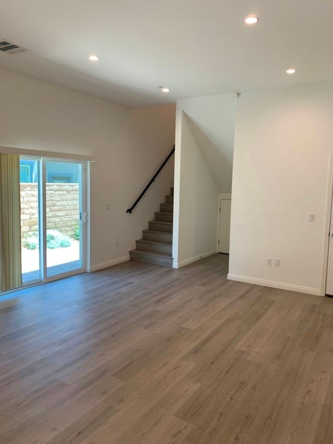 Photo - Upgraded 4+3.5 in Sylmar w/backyard + garage!