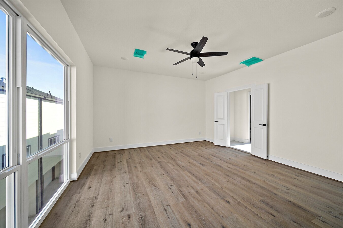 Photo - 2708 Nagle St