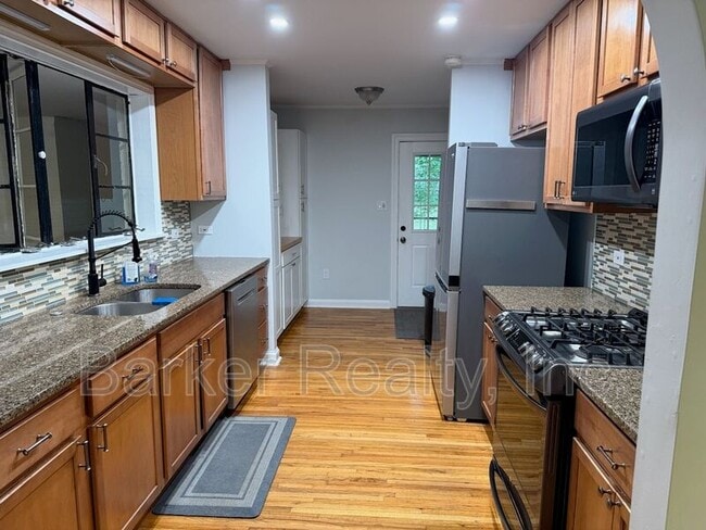 401 Barclay Rd