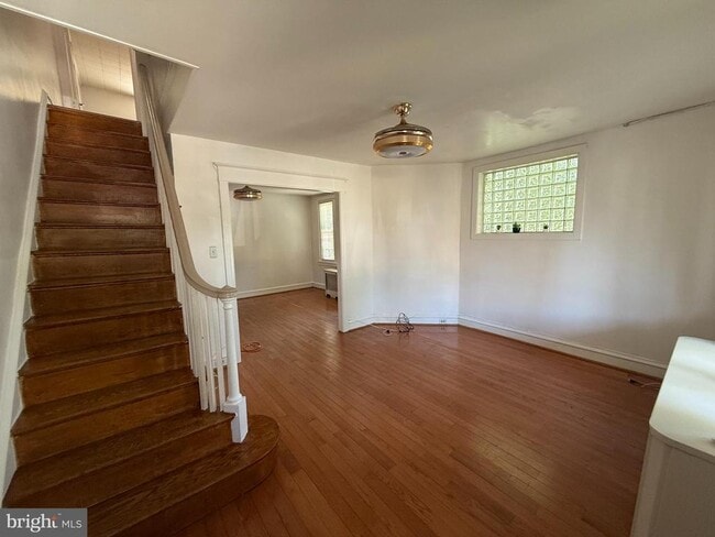 Building Photo - 300 Devereaux Ave