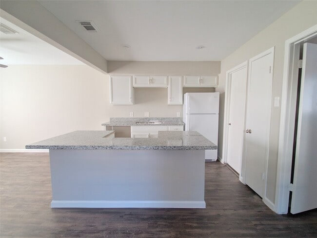 Photo - 1960 Upland Dr