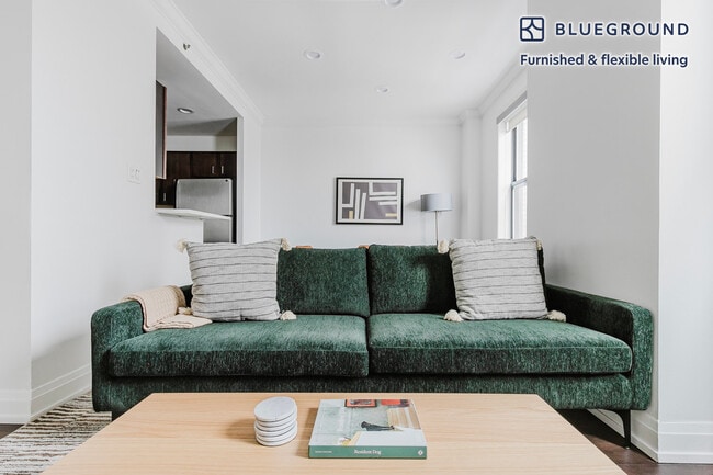 Photo - 200 E Chestnut St Unidad FL4-ID1151