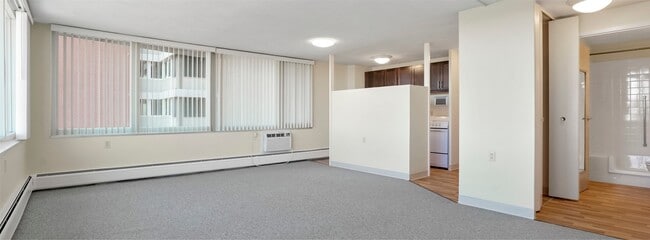 Photo - 1055 Adams Cir