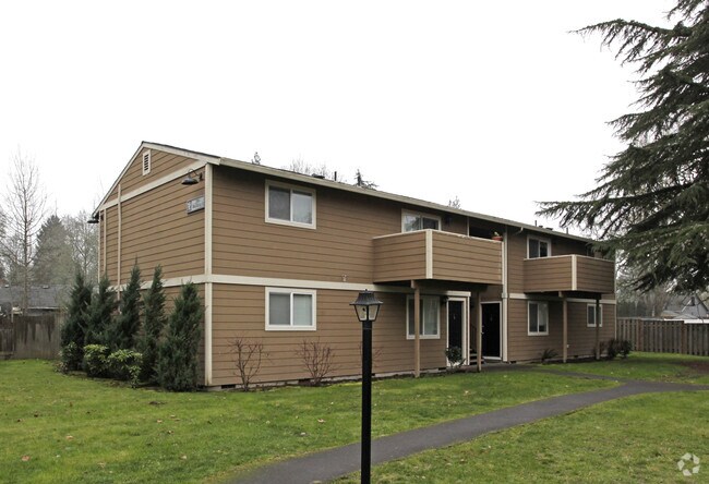 Erin Court - Erin Court Apartments