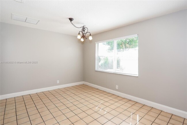 Photo - 3406 Ave Villandry