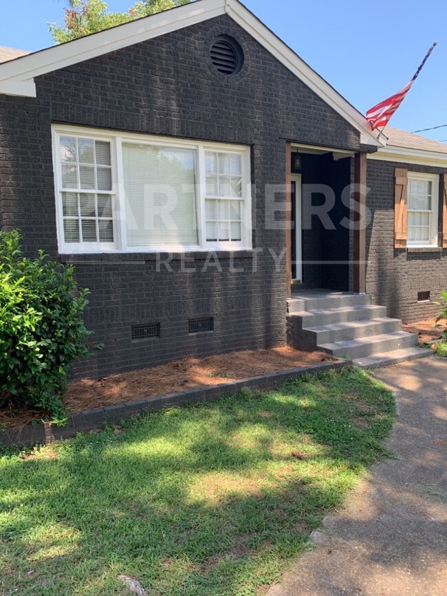 Photo - 2769 Pelzer Ave