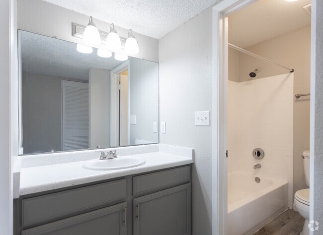 2BR 1BA - 675 SF