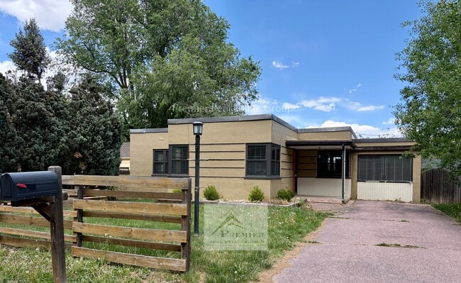 Building Photo - 17 Alsace Way