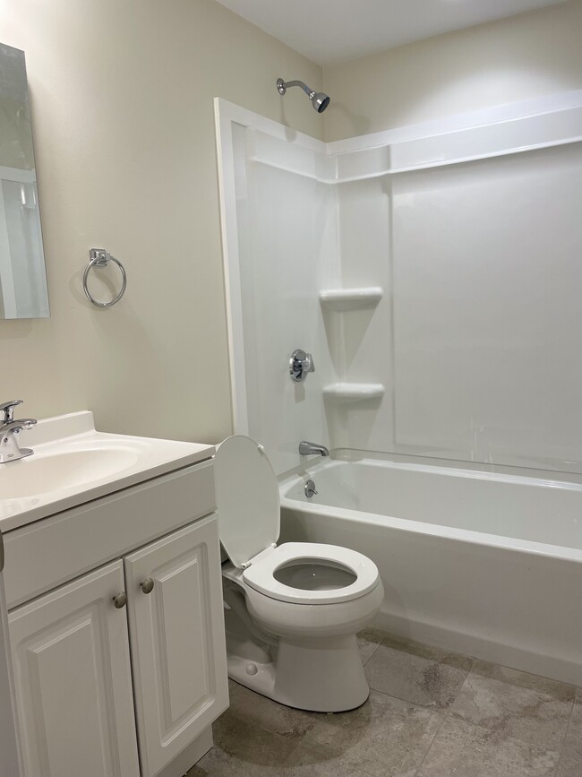 Photo - Gardner Lake Village