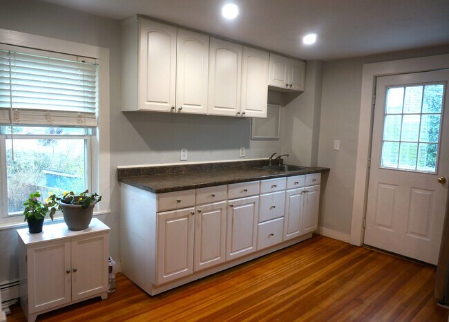 Photo - 155 Church St Unidad #2