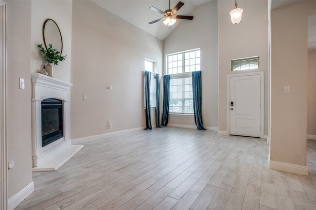 1304 Wildflower Wy