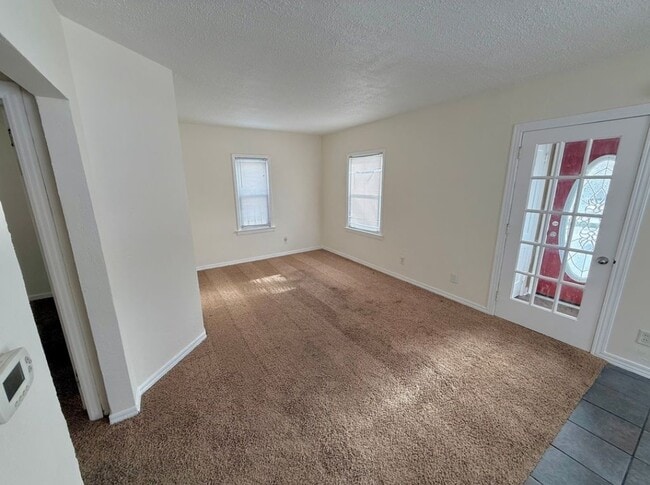 Photo - 339 W 14th St