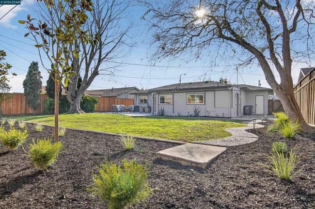 Building Photo - 7761 Ironwood Dr