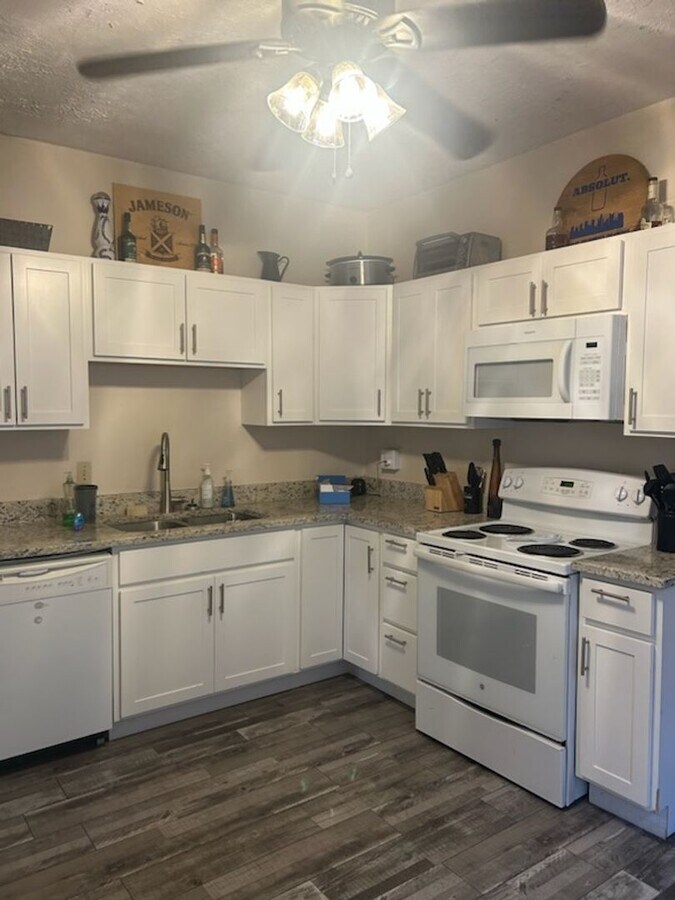 Photo - 330 W Hubbard Ave Unit 332