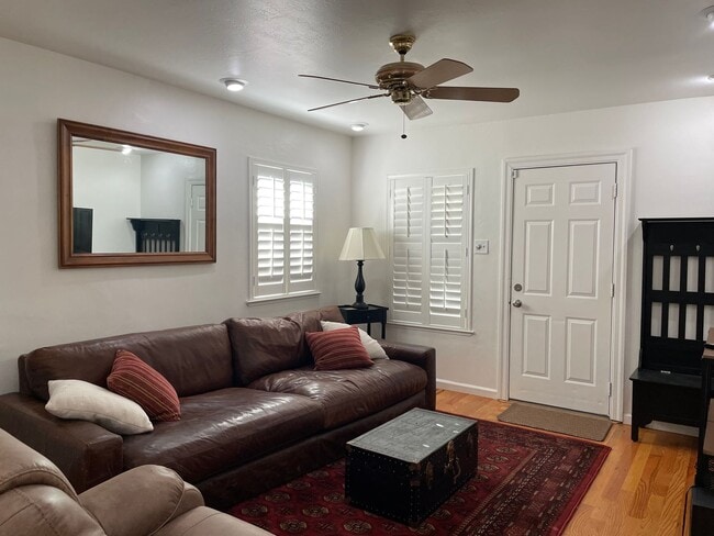 Photo - 4633 V St