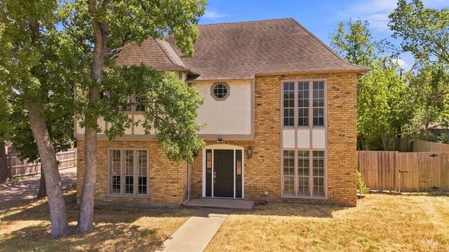 Photo - 2508 Memorial Dr