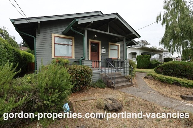 Photo - SE 11th Ave - Vintage 1 bedroom bungalow with office/den in Brooklyn neighborhood
