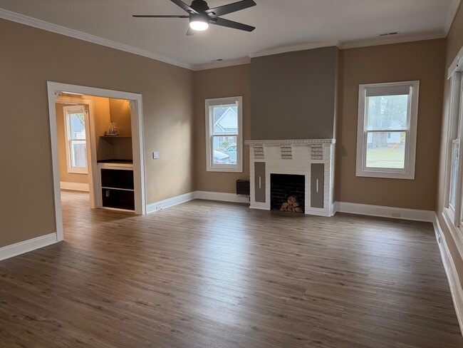 Photo - 302 N Sumner St