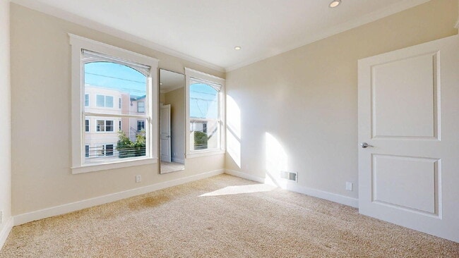 Photo - Bright & Modern 2BR/2BA Condo with Garage Parking & In-Unit Laundry – Central Richmond