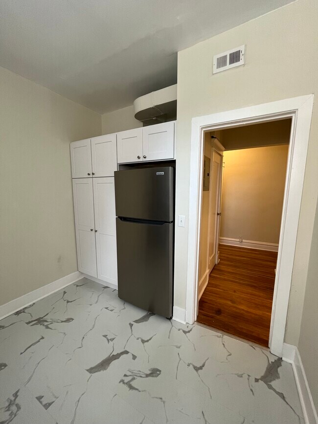 Renovated 2Bed - Rosebury Apartments