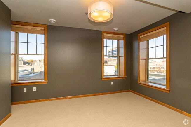 2BR, 2BA - 1,612SF - Primary Bedroom