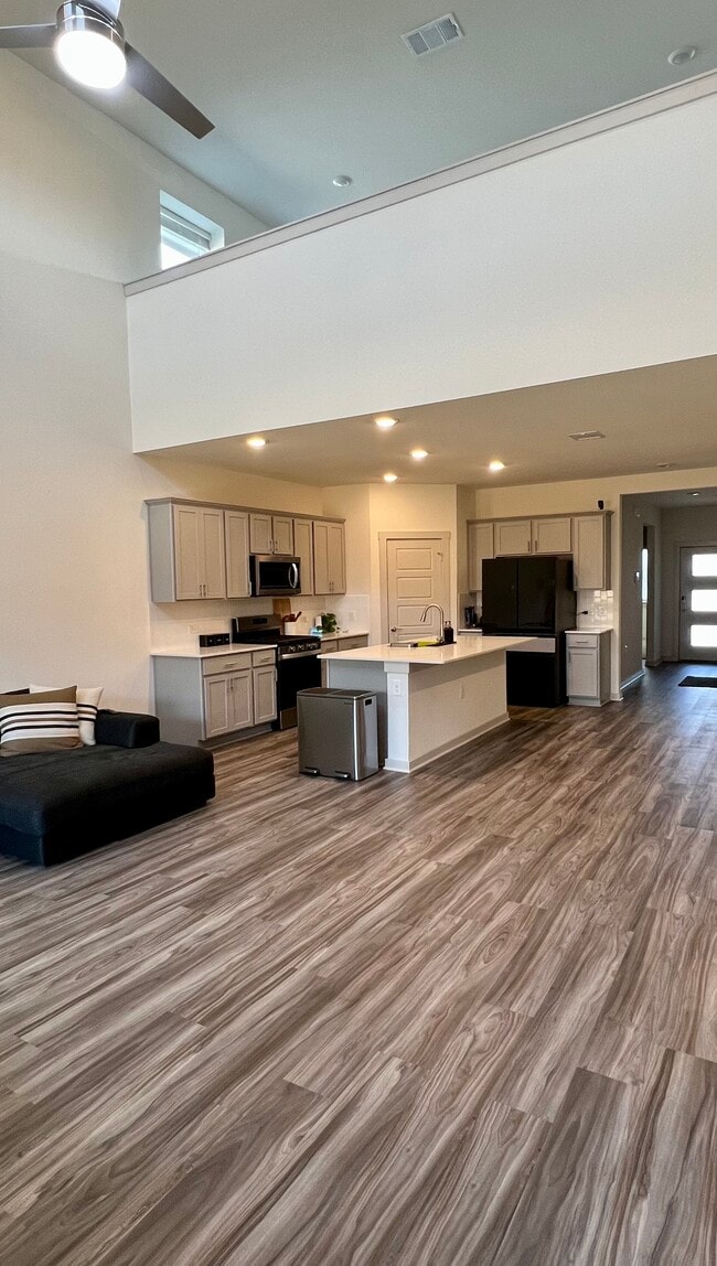 Photo - 14004 Lubeck Dr