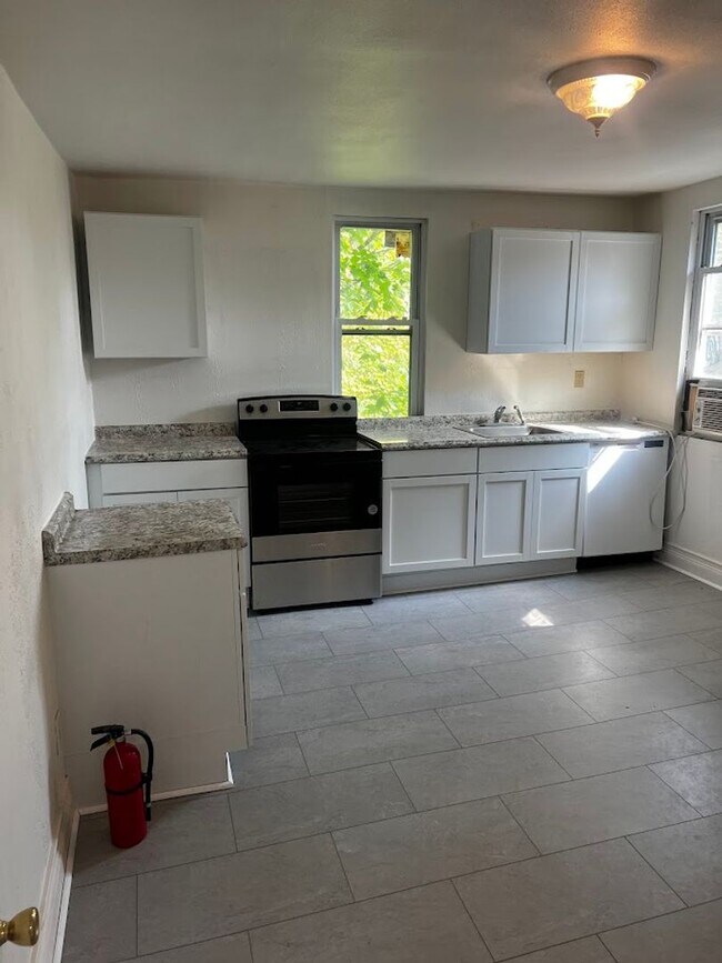 Photo - 5531 Howe St Unidad Apt. 3