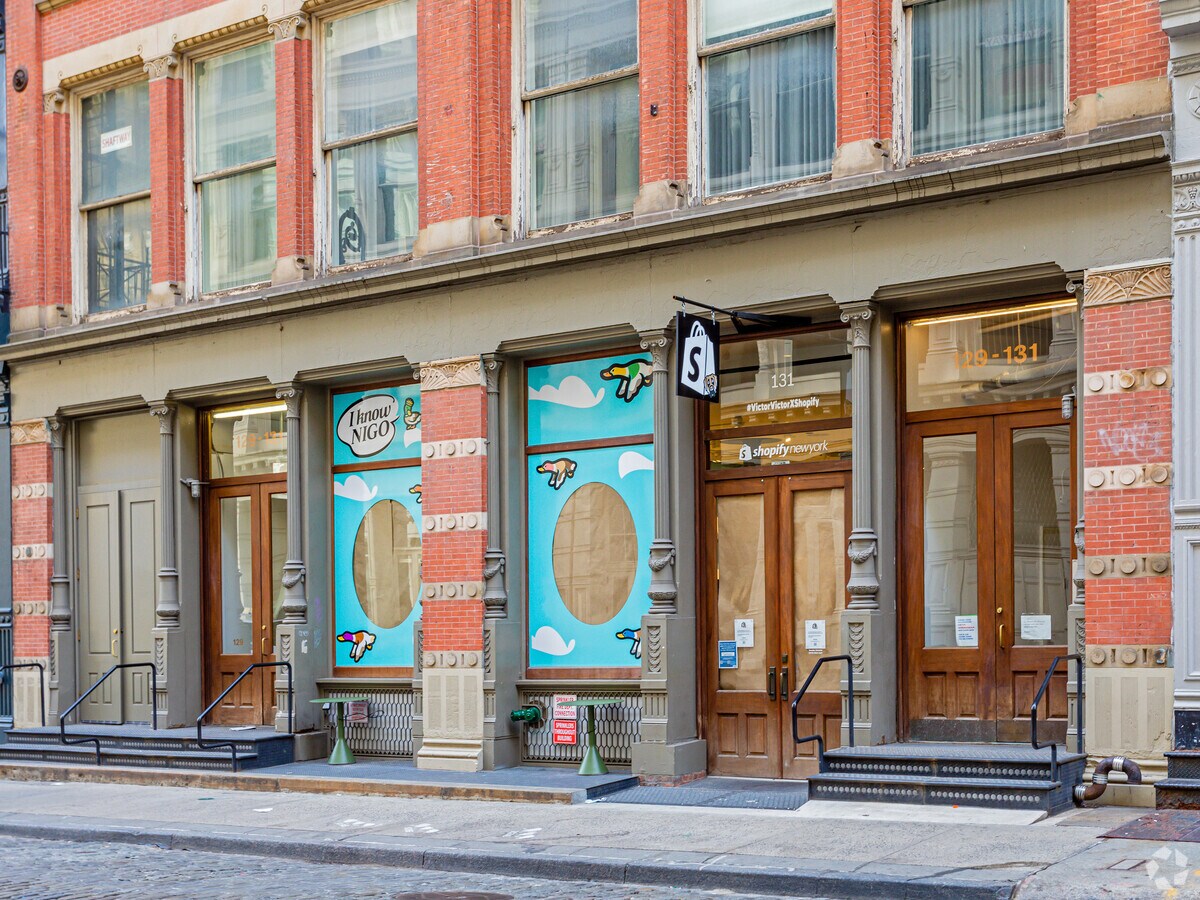 Entrance - 129-131 Greene St