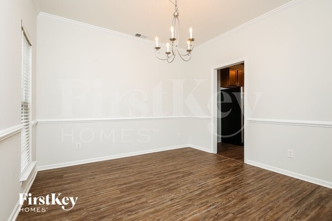 Photo - 3357 Middlesboro Ave