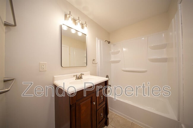 Photo - 4821 Vick St