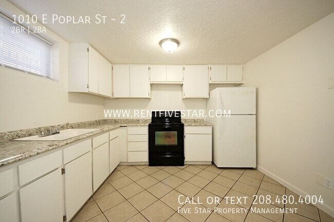 Photo - 1010 E Poplar St Unit 2