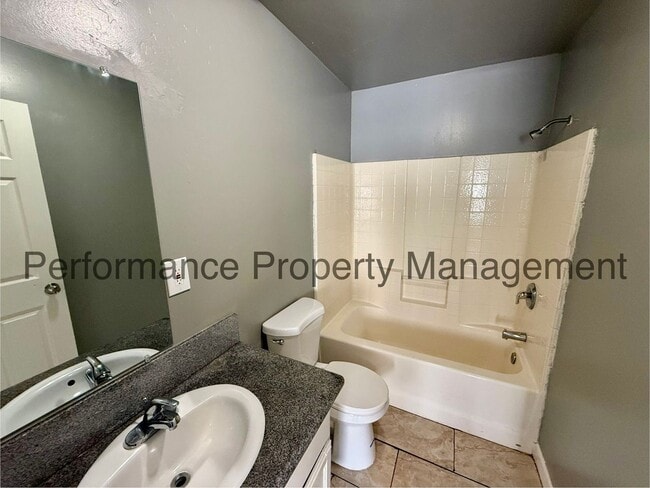 Photo - 326 Beardsley Ave Unit B