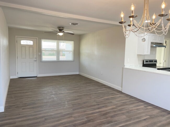 Photo - 4606 Mercedes Dr