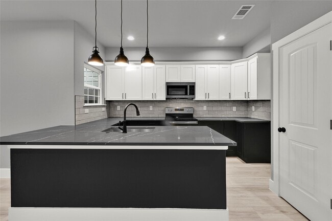 Photo - 7415 Hezekiah Ln