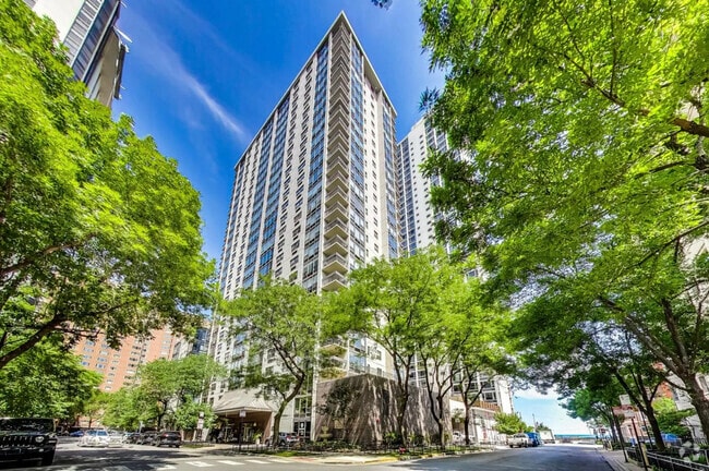 Building Photo - 1313 N Ritchie Ct Unit 607 Rental