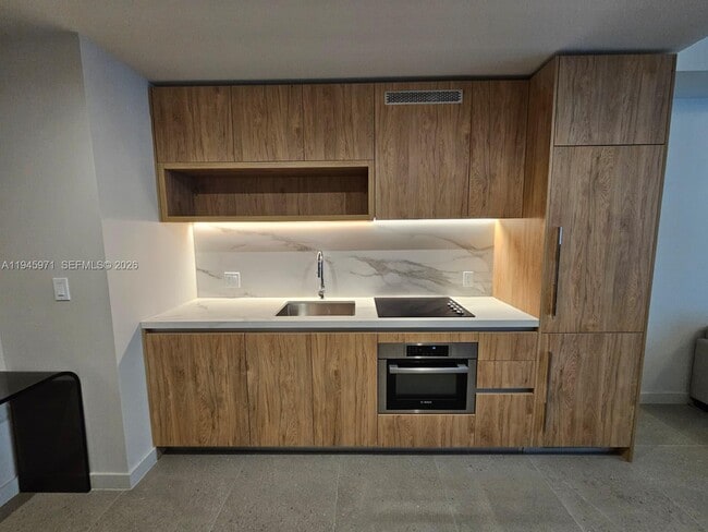 Photo - 11 NE 6th St Unidad 211