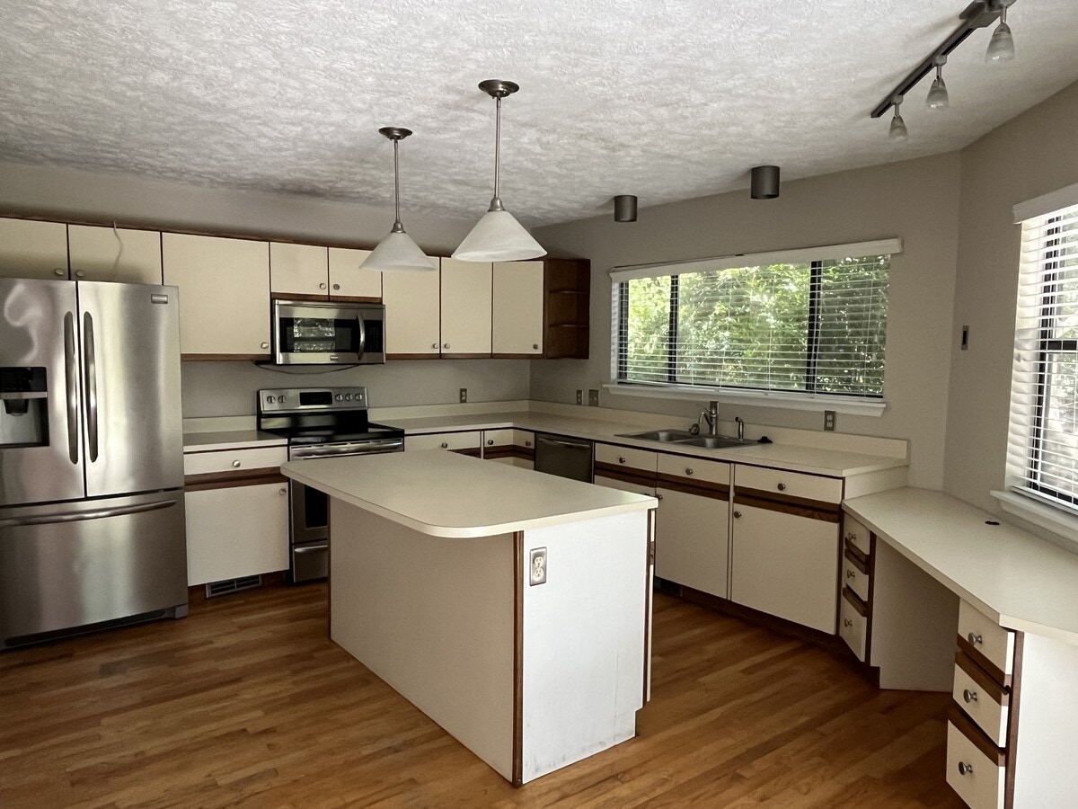 Photo - 5480 Eastwind Rd